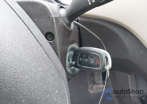 2017 Hyundai Santa Fe Sport 2.4L из США, поврежденный, VIN 5NMZUDLB3HH007889